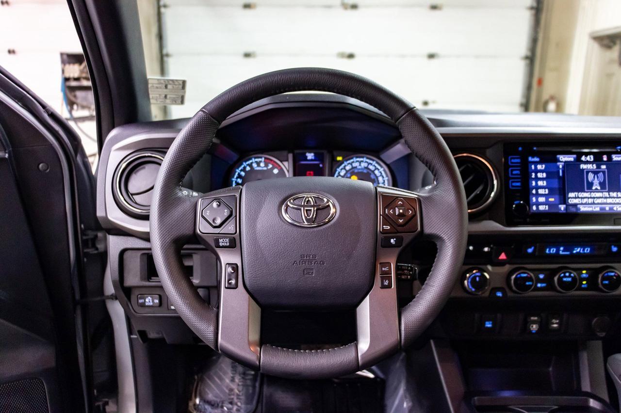 2018 Toyota Tacoma 4x4 Crew Cab TRD Sport 4" Lift Nav Bcam Red Deer AB