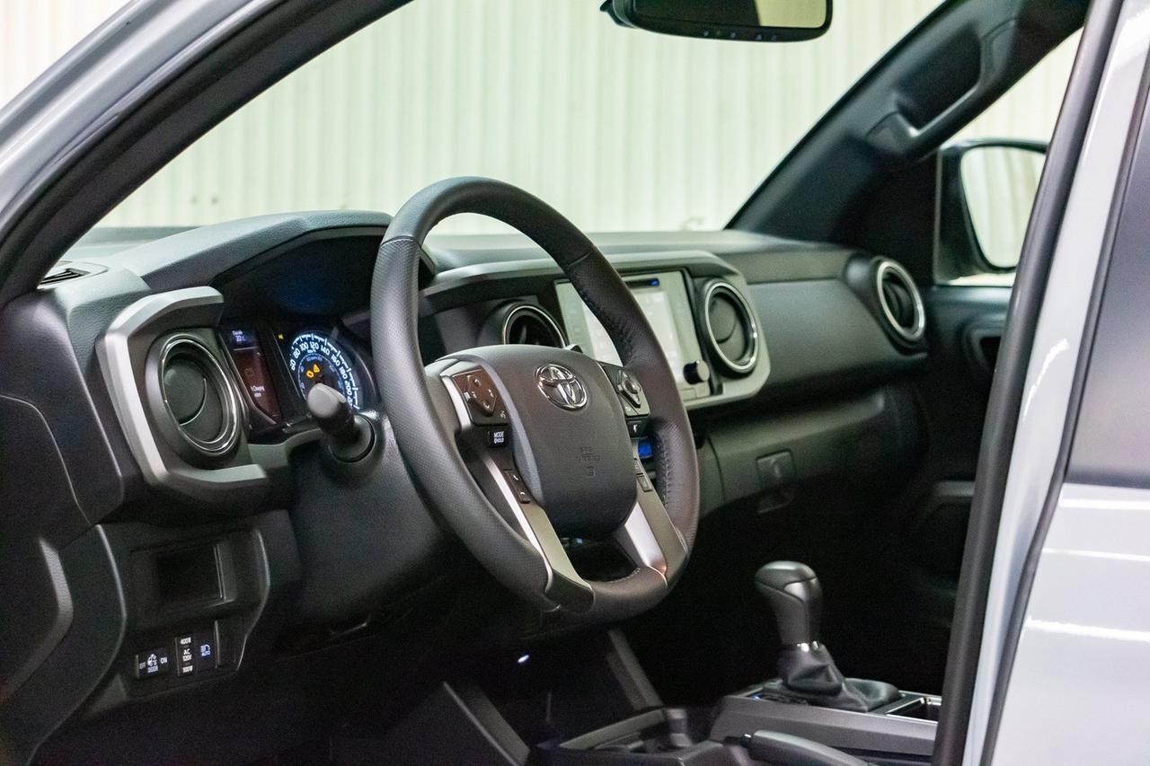 2018 Toyota Tacoma 4x4 Crew Cab TRD Sport 4" Lift Nav Bcam Red Deer AB