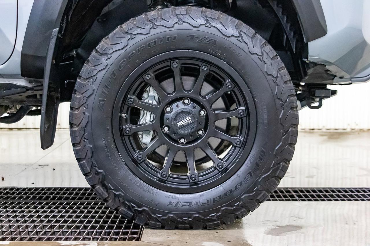 2018 Toyota Tacoma 4x4 Crew Cab TRD Sport 4" Lift Nav Bcam Red Deer AB