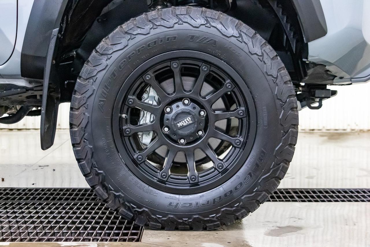 2018 Toyota Tacoma 4x4 Crew Cab TRD Sport 4" Lift Nav Bcam Red Deer AB