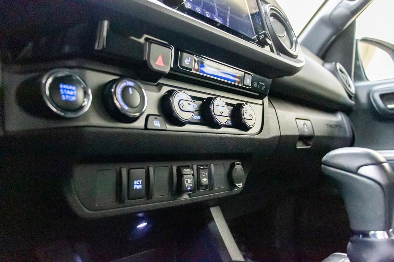 2018 Toyota Tacoma 4x4 Crew Cab TRD Sport 4" Lift Nav Bcam Red Deer AB