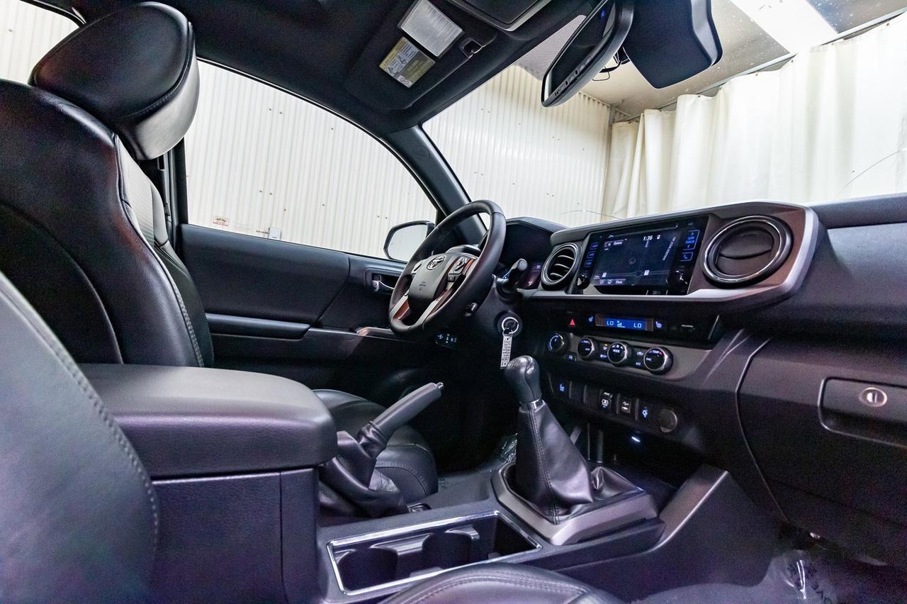 2018 Toyota Tacoma 4x4 Double Cab TRD Sport Red Deer AB