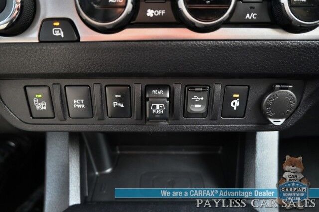 2018 Toyota Tacoma Limited / 4X4 / Crew Cab / Heated Leather Seats / NAV / Sunroof / JBL Speakers / Lane Watch & Blind Spot Alert / Bluetooth / Bed Liner / Keyless Entry & Start / Only 62K Miles / Back Up Cam / Tow Pkg / 1-Owner Anchorage AK