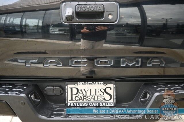 2018 Toyota Tacoma Limited / 4X4 / Crew Cab / Heated Leather Seats / NAV / Sunroof / JBL Speakers / Lane Watch & Blind Spot Alert / Bluetooth / Bed Liner / Keyless Entry & Start / Only 62K Miles / Back Up Cam / Tow Pkg / 1-Owner Anchorage AK