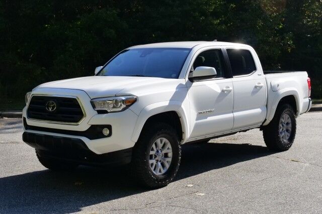 2018 Toyota Tacoma SR5 4X4 / Navigation / Adaptive Cruise! High Point NC