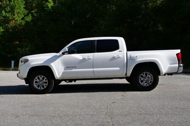 2018 Toyota Tacoma SR5 4X4 / Navigation / Adaptive Cruise! High Point NC