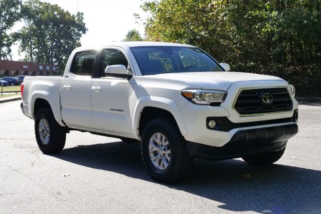 2018 Toyota Tacoma SR5 4X4 / Navigation / Adaptive Cruise! High Point NC
