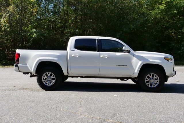 2018 Toyota Tacoma SR5 4X4 / Navigation / Adaptive Cruise! High Point NC
