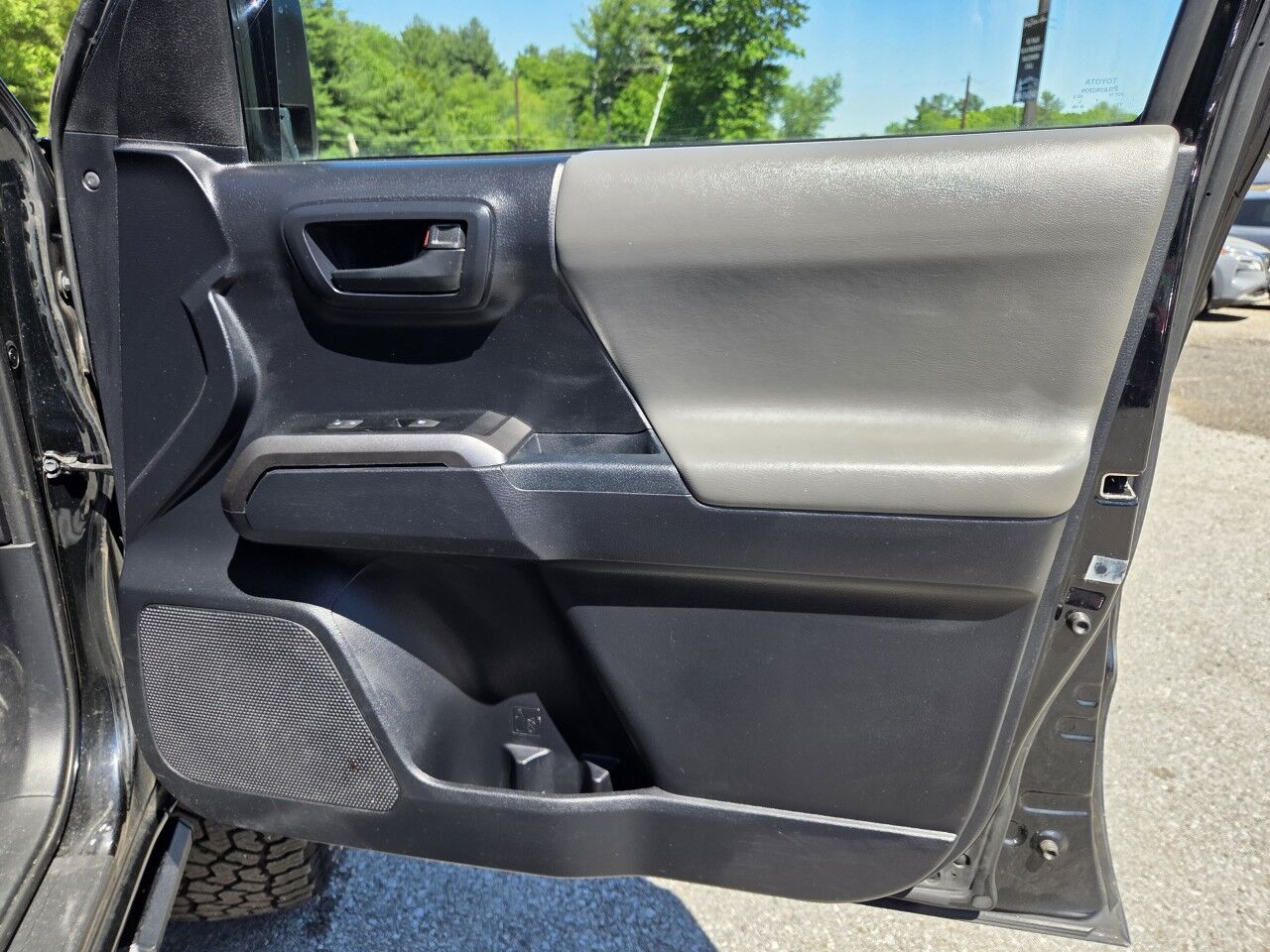 2018 Toyota Tacoma SR5 Charlton MA