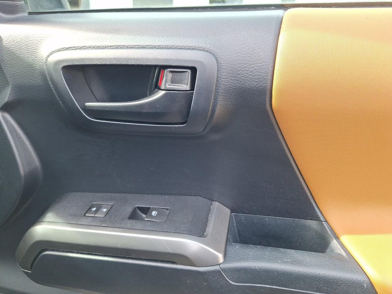 2018 Toyota Tacoma SR5 Hurst TX