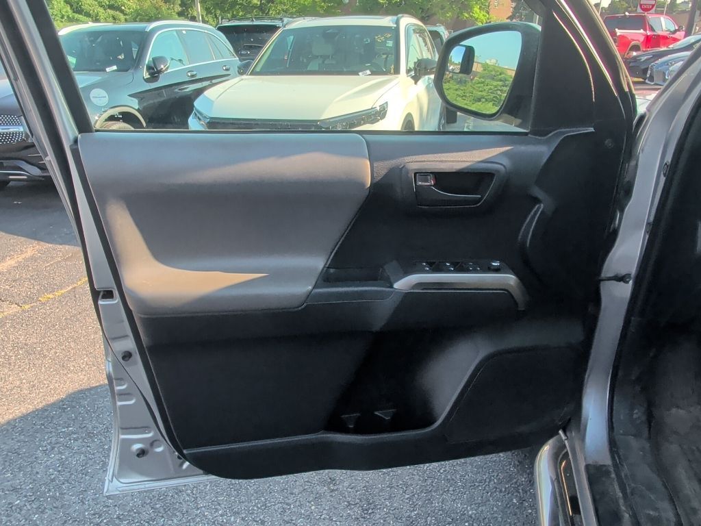 2018 Toyota Tacoma SR5 Worcester MA