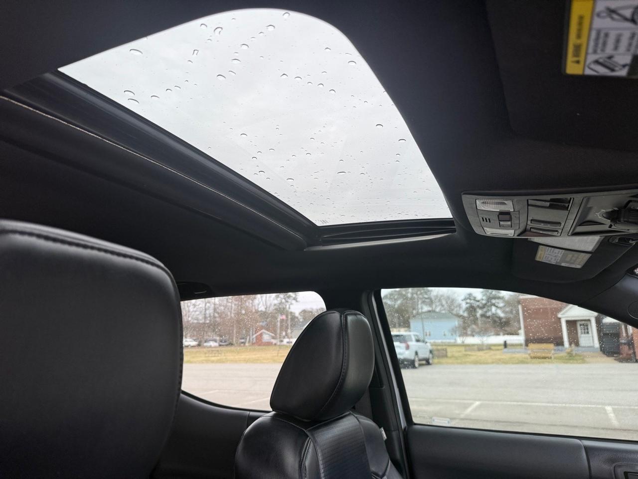 2018 Toyota Tacoma TRD OFFROAD, HEATED SEATS, SUNROOF, POWER SLIDING REAR WINDOW, BACKUP CAMERA, KEYLESS ENTRY, ALL WEATHER FLOOR MATS, JBL SPEAKERS, APPLE CARPLAY/ANDROID AUTO, NAVIGATION, THIS TOYOTA TACOMA IS READY FORD ITS NEXT ADVENTURE! Norfolk VA