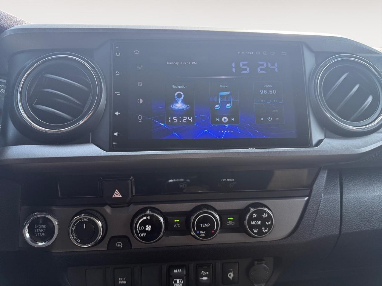 2018 Toyota Tacoma TRD Off Road, BLUETOOTH, BED LINER, TAILGATE STEP, TOW PACKAGE, SLIDING REAR WINDOW, BACKUP CAMERA, KEYLESS START, ALL WEATHER FLOOR MATS, THIS TACOMA IS READY TO HIT THE TRAILS! Norfolk VA