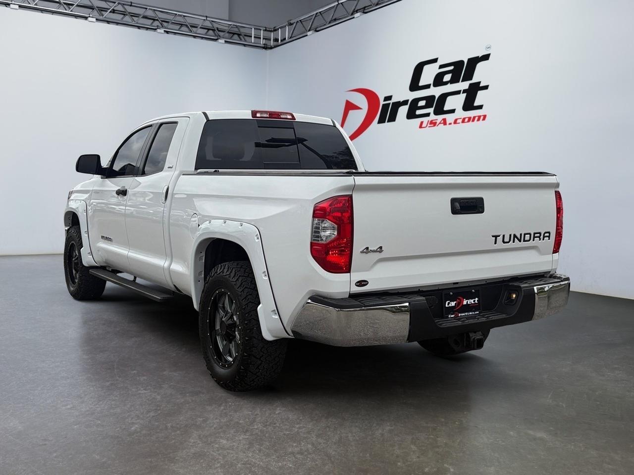 2018 Toyota Tundra 4WD SR5, CUSTOM MOTO METAL WHEELS, RUNNING BOARDS, FENDER FLARES, TOW PACKAGE, BED LINER, NAVIGATION, BACKUP CAMERA, ONLY 1 OWNER, TEST DRIVE THIS TUNDRA TODAY! Virginia Beach VA
