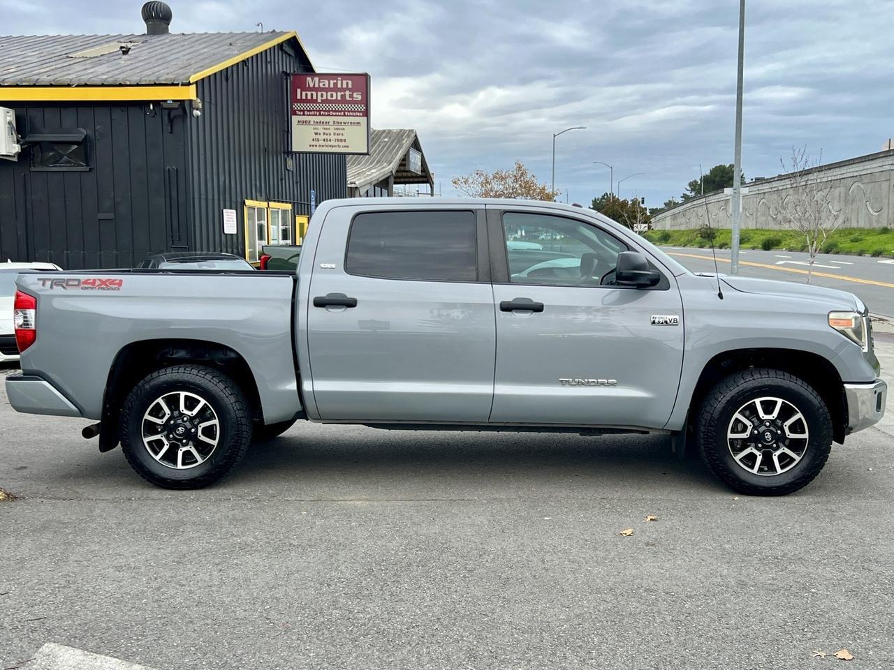 2018 Toyota Tundra SR5 photo 4