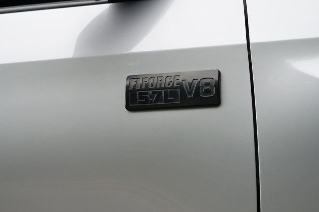 2018 Toyota Tundra SR5 4X4 / TRD Off Road PKG / Wheels & Tires Upgrade! High Point NC