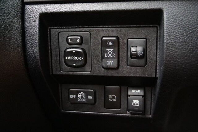 2018 Toyota Tundra SR5 4X4 / TRD Off Road PKG / Wheels & Tires Upgrade! High Point NC