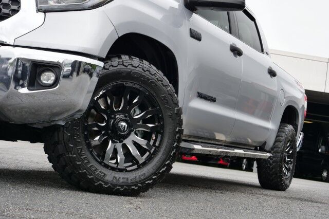 2018 Toyota Tundra SR5 4X4 / TRD Off Road PKG / Wheels & Tires Upgrade! High Point NC