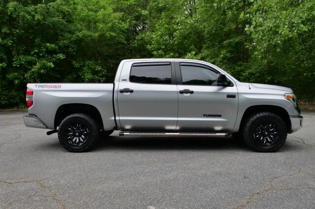 2018 Toyota Tundra SR5 4X4 / TRD Off Road PKG / Wheels & Tires Upgrade! High Point NC