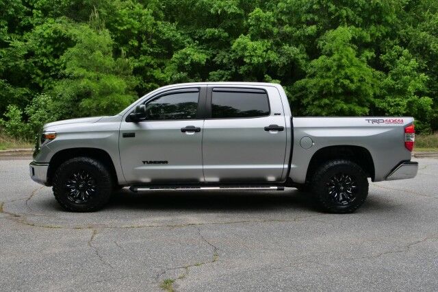2018 Toyota Tundra SR5 4X4 / TRD Off Road PKG / Wheels & Tires Upgrade! High Point NC