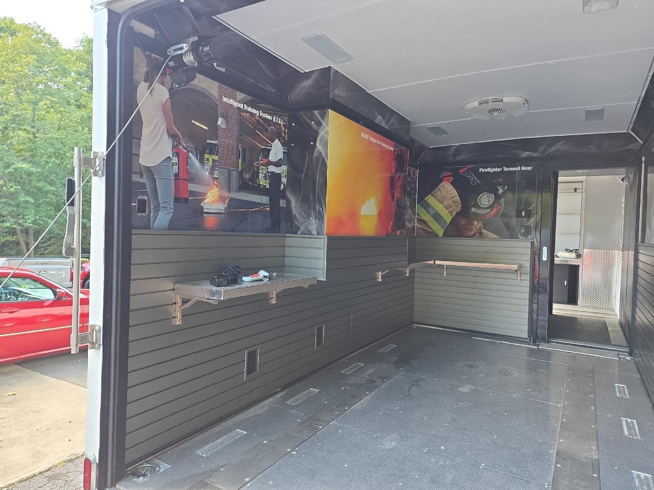 2018 Transport Custom Designs Enclosed 38Ft PGN38A212V Sand Lake NY