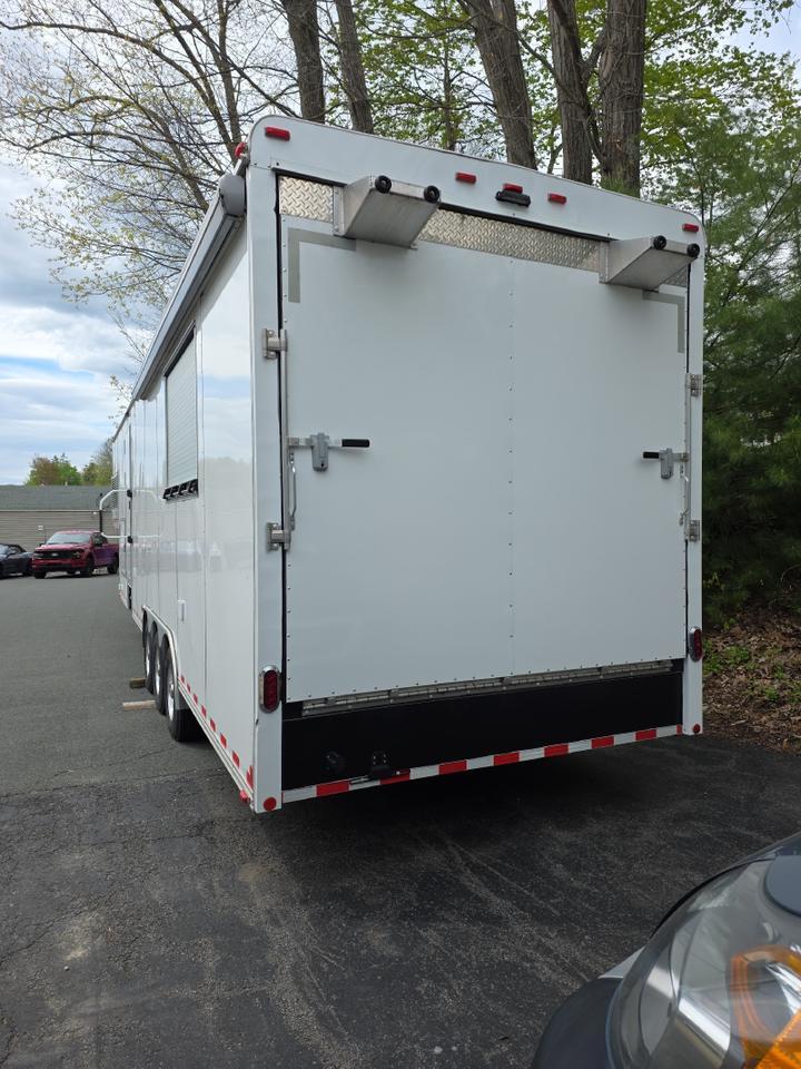 2018 Transport Custom Designs Enclosed 38Ft PGN38A212V Sand Lake NY