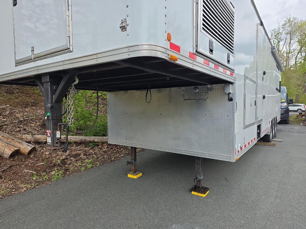 2018 Transport Custom Designs Enclosed 38Ft PGN38A212V Sand Lake NY