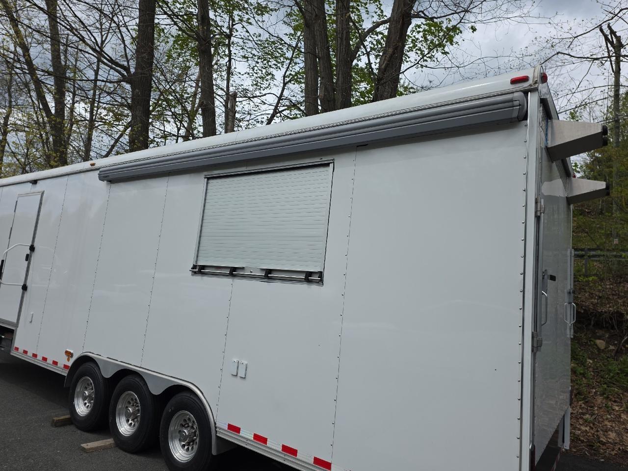 2018 Transport Custom Designs Enclosed 38Ft PGN38A212V