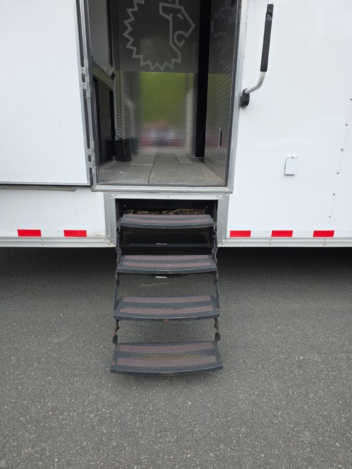 2018 Transport Custom Designs Enclosed 38Ft PGN38A212V Sand Lake NY