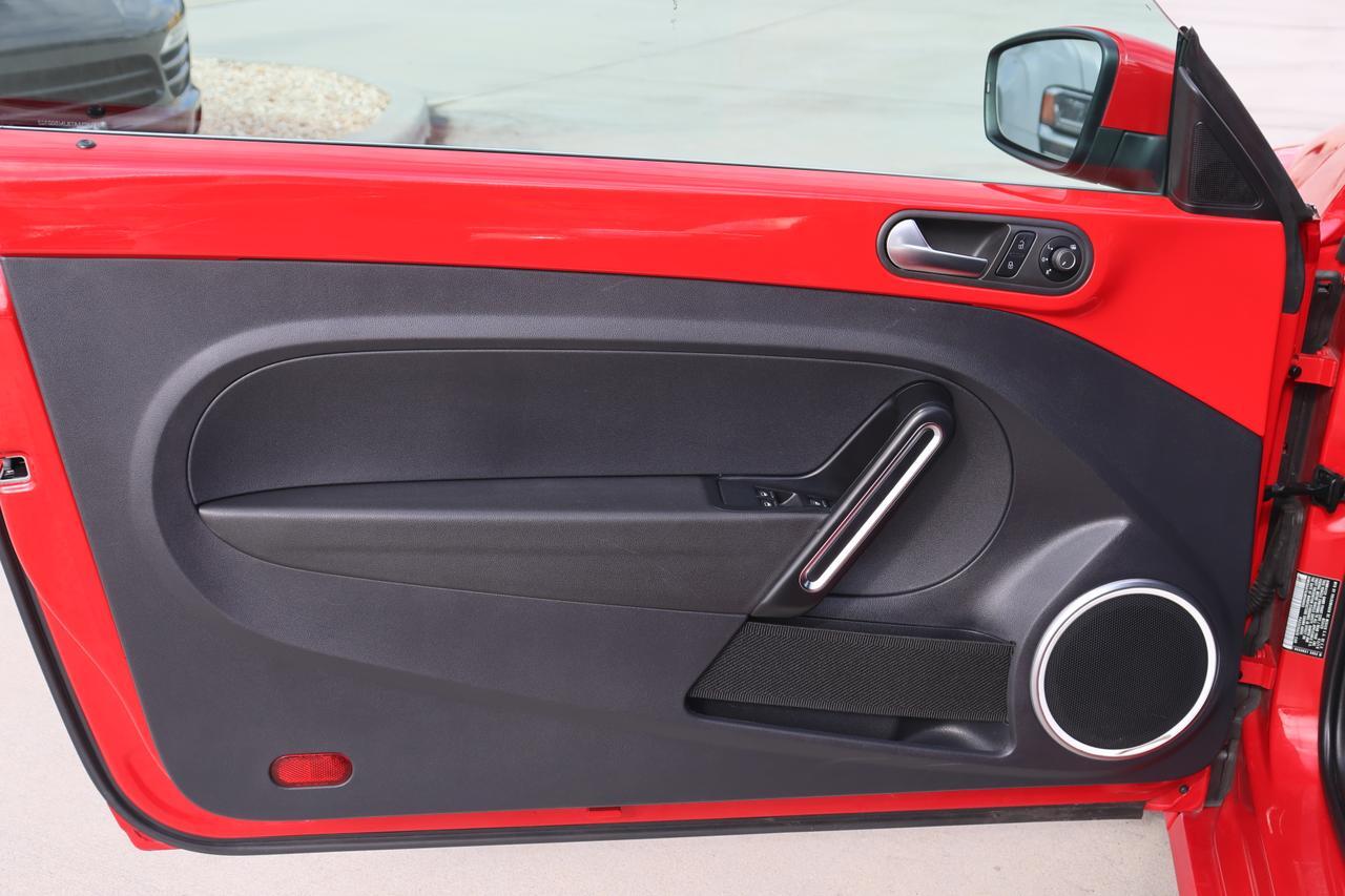 2018 VOLKSWAGEN BEETLE S Houston TX