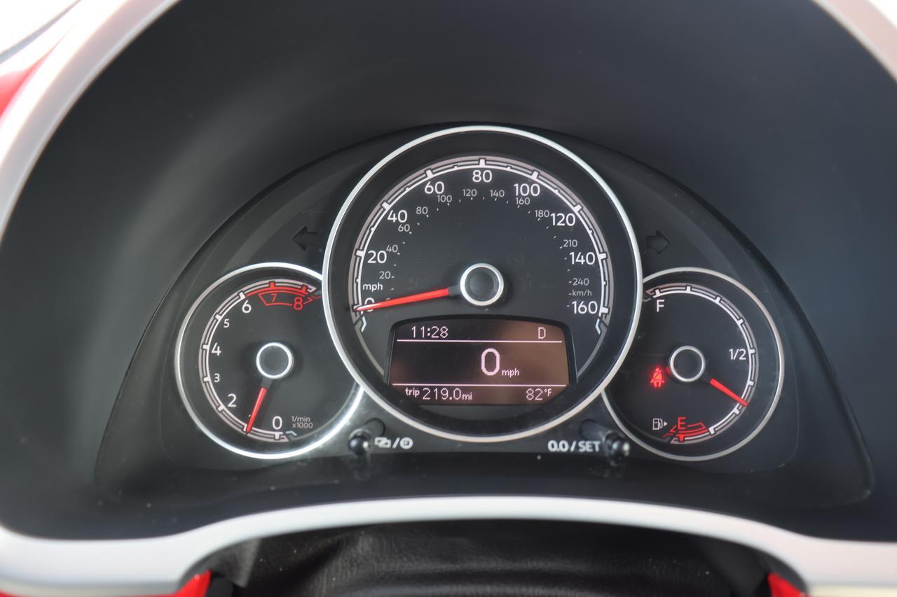 2018 VOLKSWAGEN BEETLE S Houston TX