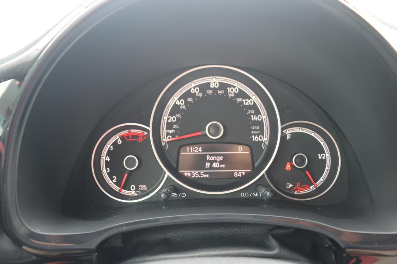 2018 VOLKSWAGEN BEETLE S Houston TX