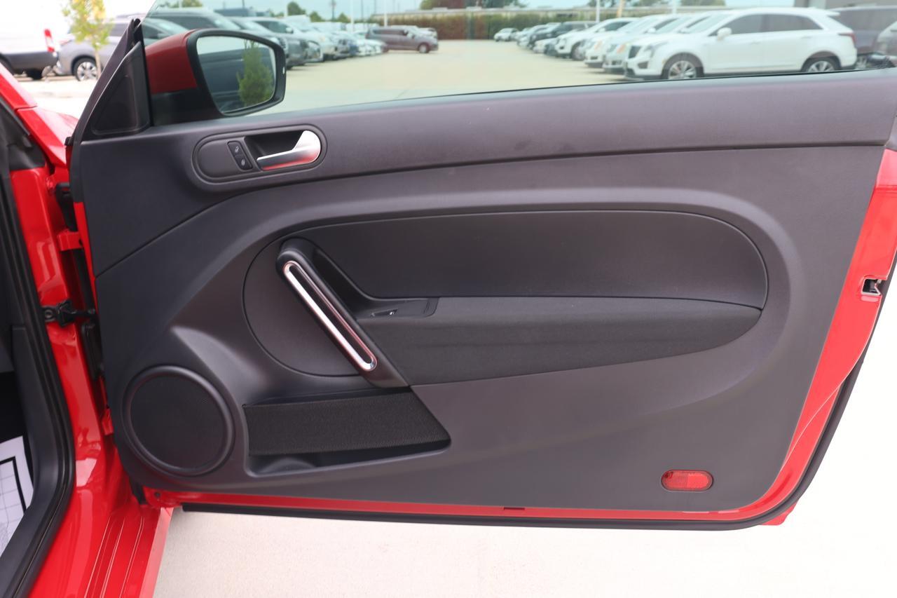 2018 VOLKSWAGEN BEETLE S Houston TX