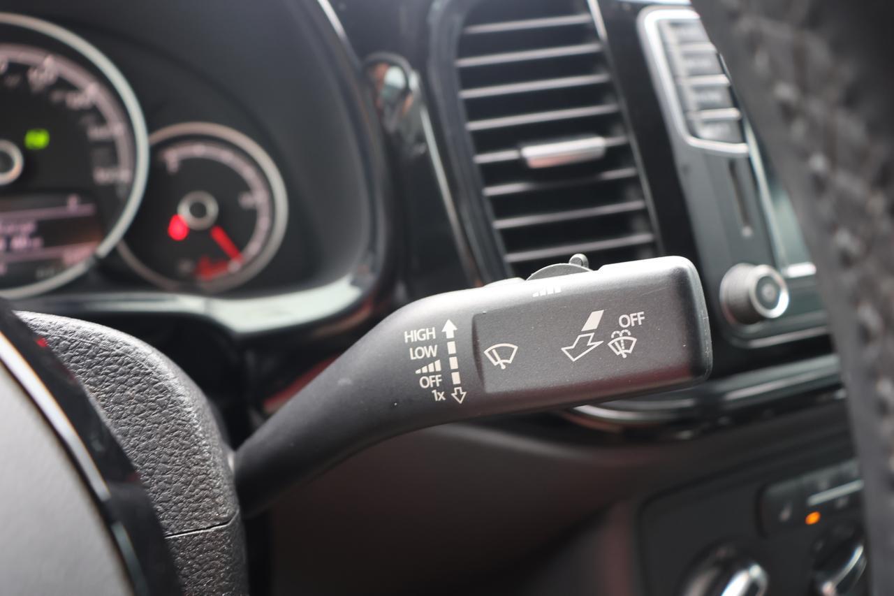 2018 VOLKSWAGEN BEETLE S Houston TX