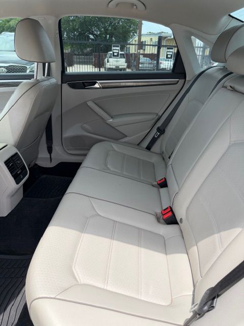 2018 VOLKSWAGEN PASSAT SE Grand Prairie TX