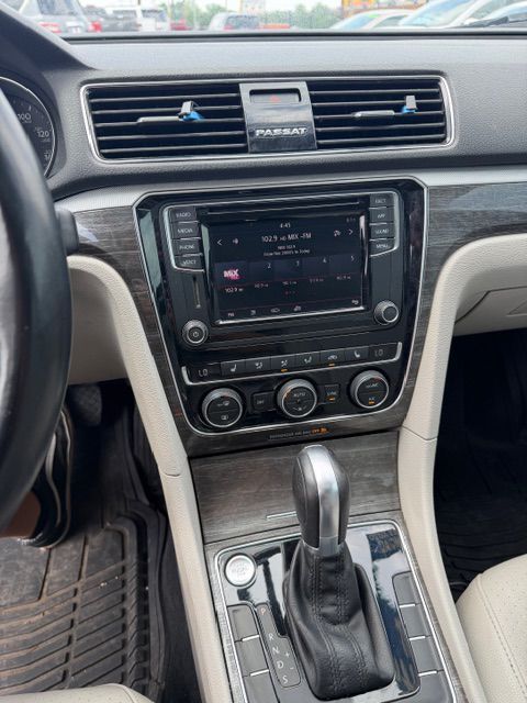 2018 VOLKSWAGEN PASSAT SE Grand Prairie TX