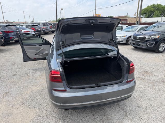 2018 VOLKSWAGEN PASSAT SE Grand Prairie TX