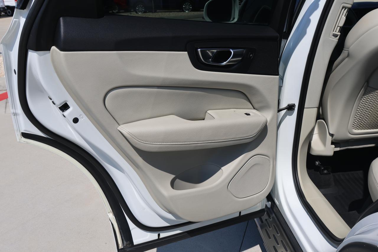 2018 VOLVO XC60 T6 MOMENTUM Houston TX