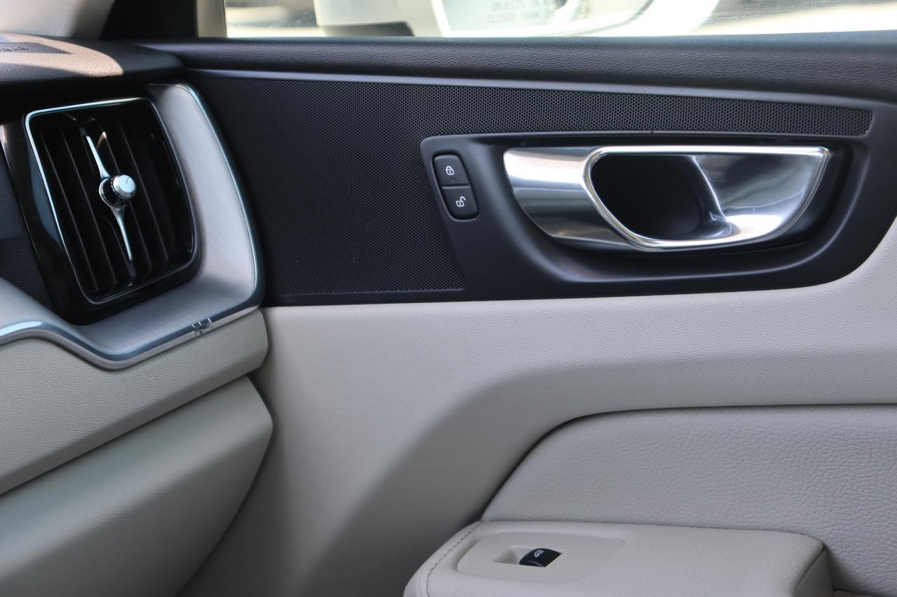 2018 VOLVO XC60 T6 MOMENTUM Houston TX
