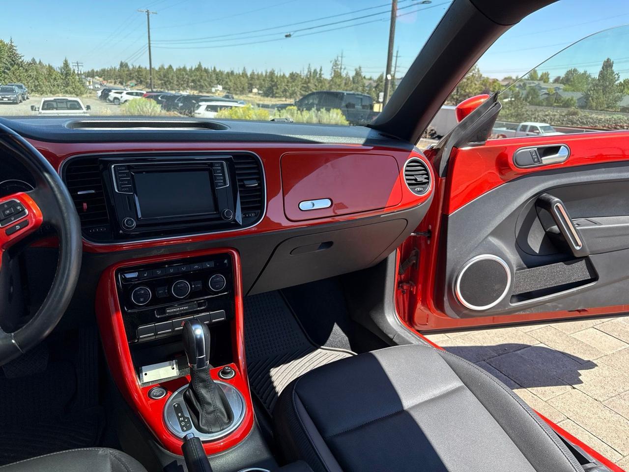 2018 Volkswagen Beetle 2.0T SE Bend OR