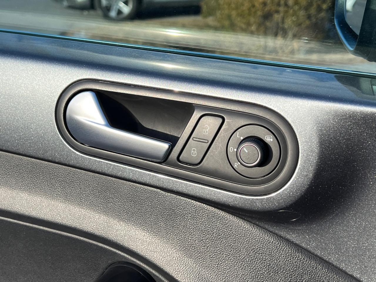 2018 Volkswagen Beetle 2.0T SE Hagerstown MD