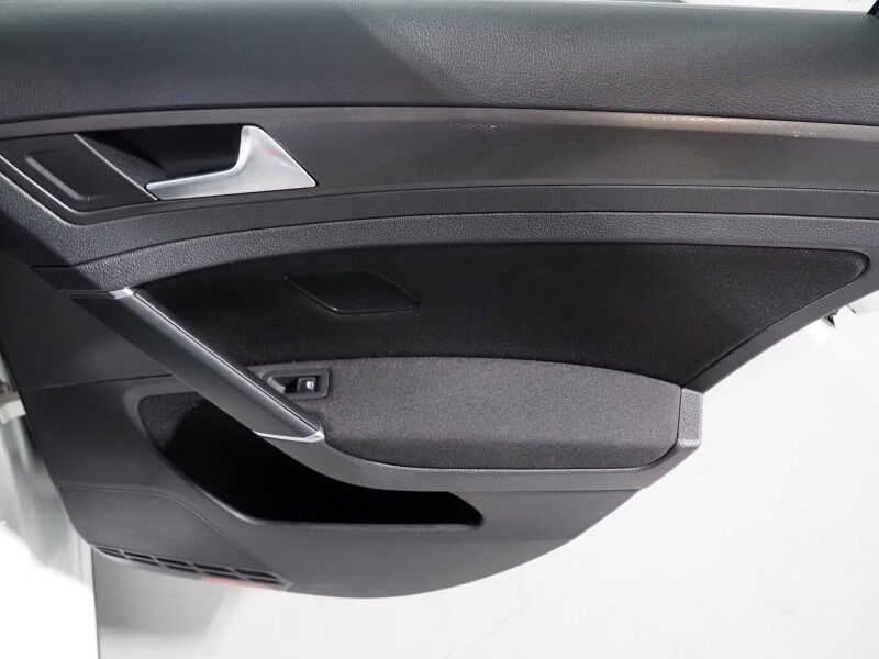 2018 Volkswagen Golf GTI SE *MOONROOF, BLIND SPOT ALERT, COLLISION ALERT w/BRAKING, BACKUP-CAMERA, COLOR TOUCHSCREEN, HEATED SEATS, KEYLESS ENTRY, LED HEADLIGHTS, ANDROID & APPLE Round Rock TX