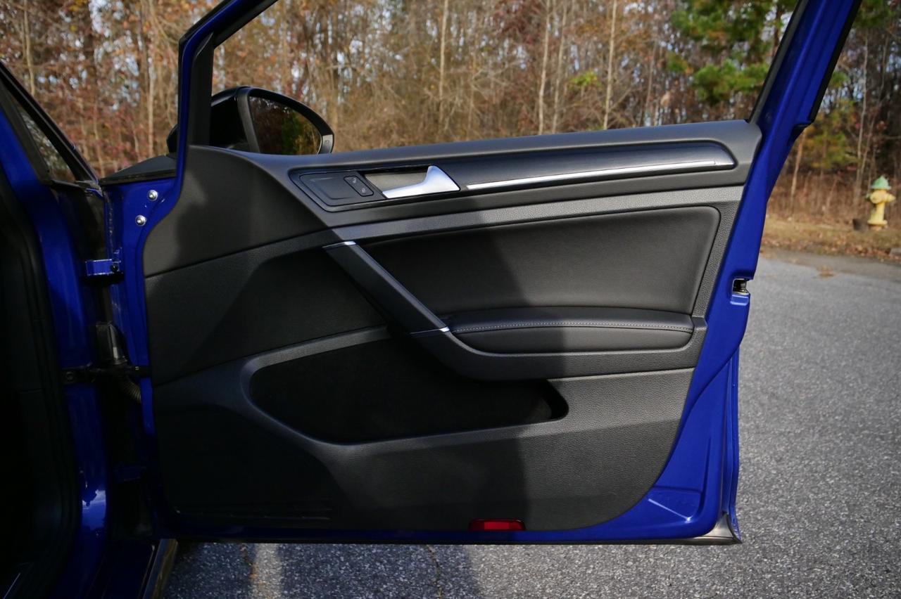 2018 Volkswagen Golf R AWD / Heated Front Seats / Fender Premium Audio / NAV! Lincolnton NC