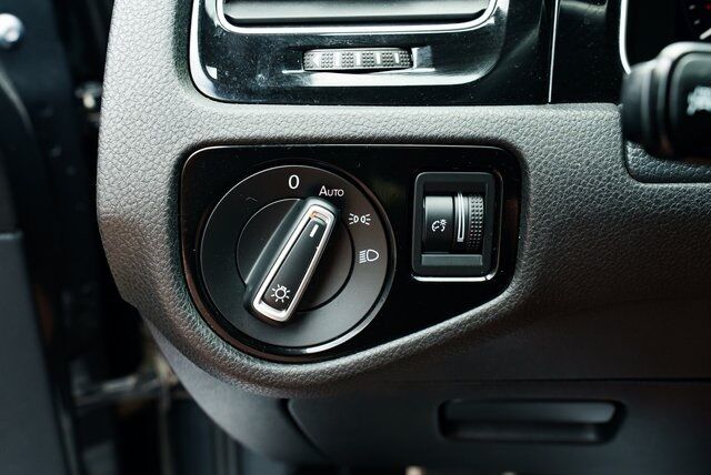2018 Volkswagen Golf R DCC &amp; Navigation 4Motion Beaverton OR