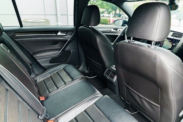 2018 Volkswagen Golf R DCC &amp; Navigation 4Motion Beaverton OR