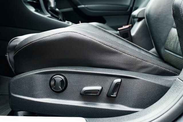 2018 Volkswagen Golf R DCC &amp; Navigation 4Motion Beaverton OR