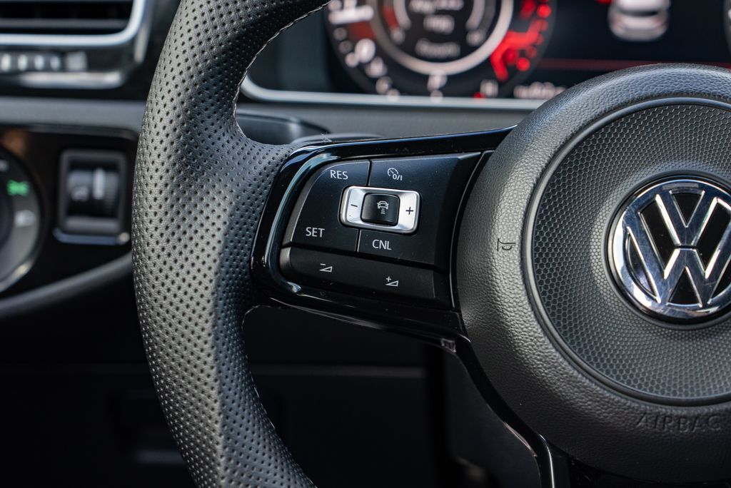 2018 Volkswagen Golf R DCC &amp; Navigation 4Motion Beaverton OR