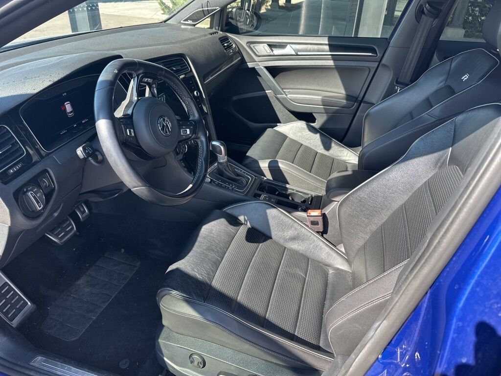 2018 Volkswagen Golf R 4Motion photo 2
