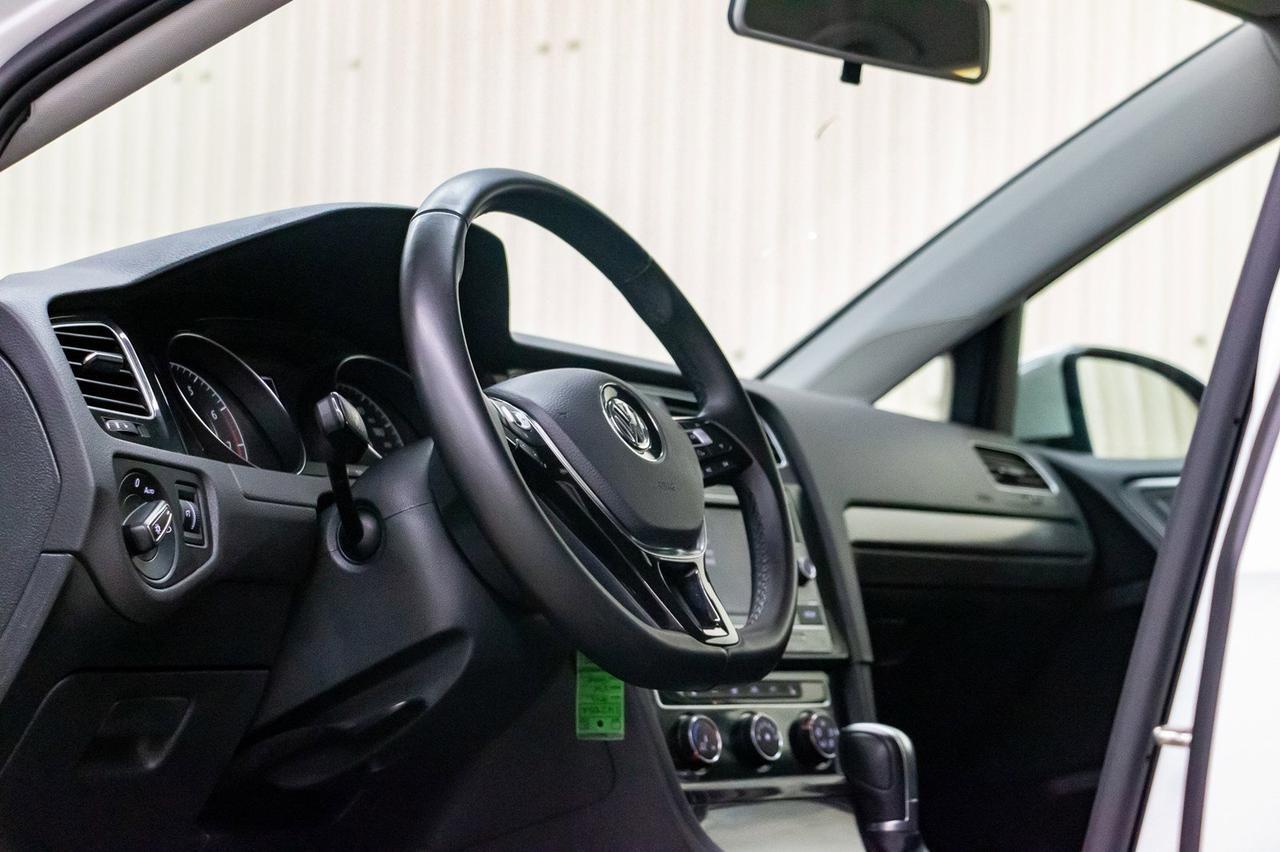 2018 Volkswagen Golf TSI Trendline Hatchback Red Deer AB