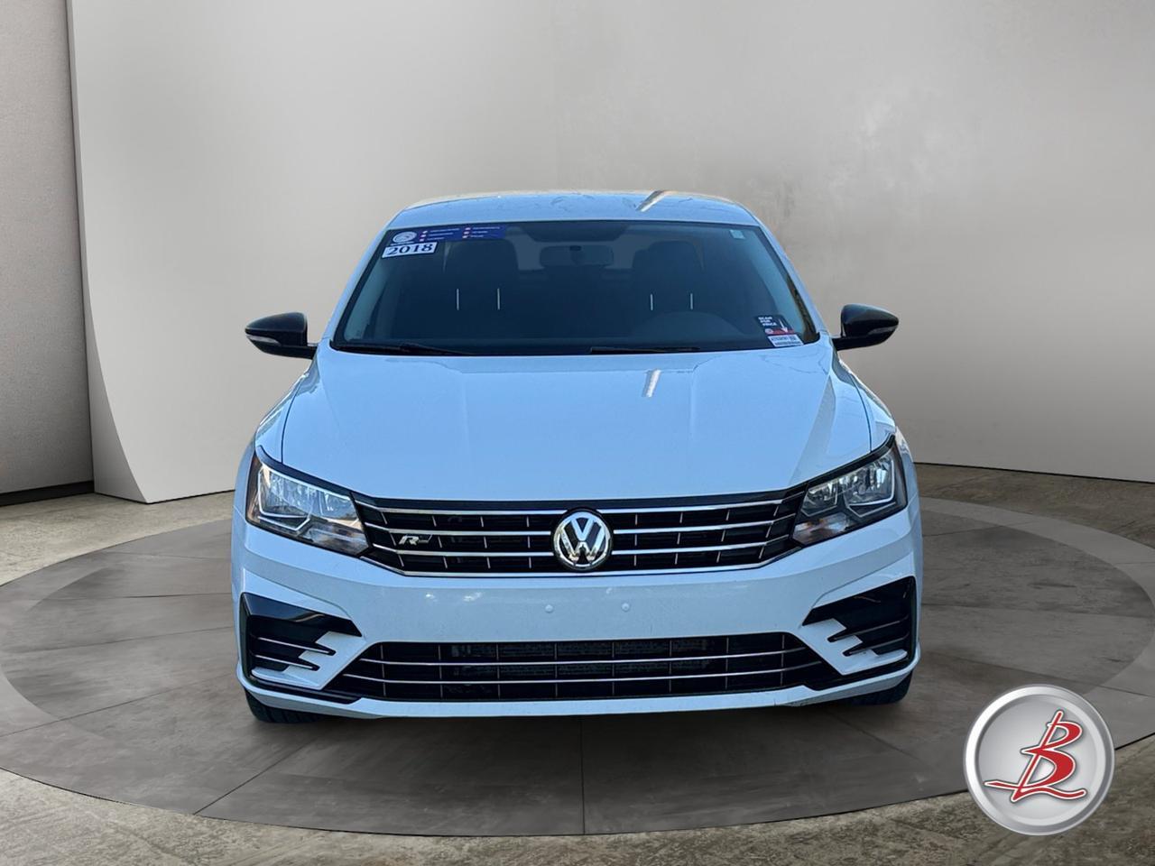 2018 Volkswagen PASSAT R-Line
